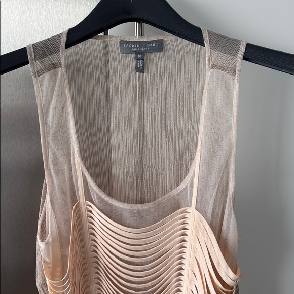 Sachin + Babi Textured Beige Top - Picture 3 of 4